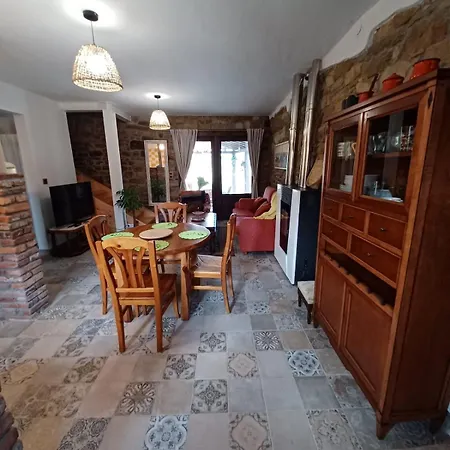 Nordes En Lastres Entre Mar Y Montana Luces